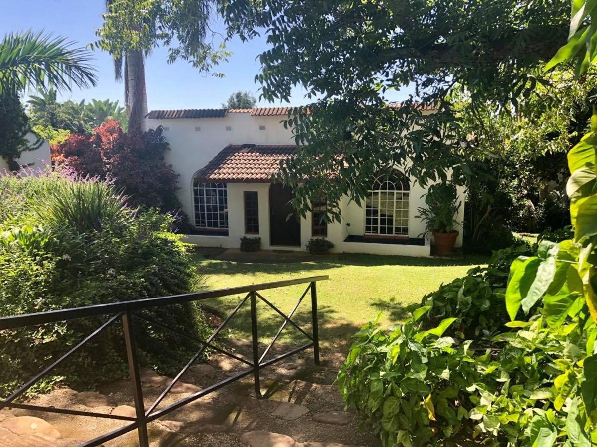 Гостьовий будинок The Bardolino Artists Retreat Mbombela Екстер'єр фото